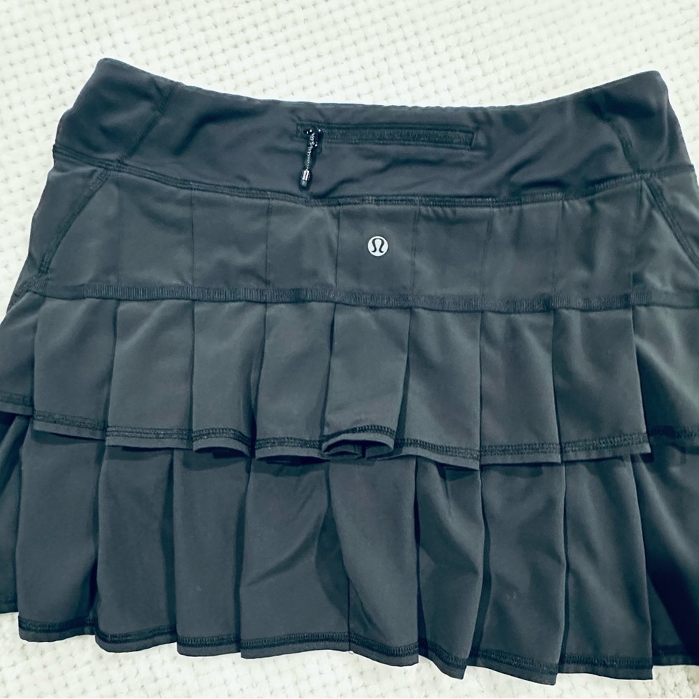 LuluLemon Pace Rival Skirt size 6 Tall Black